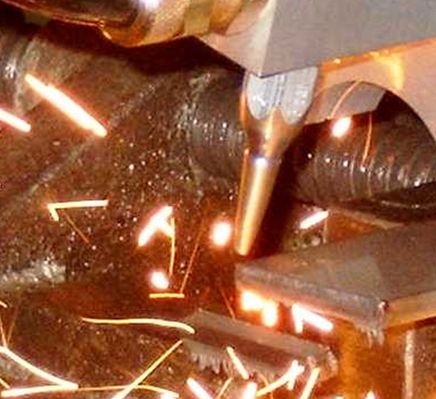 Schneiden mit
                nachlaufendem Schneidstrahl